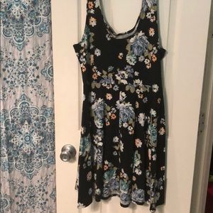 Scoop neck floral dress